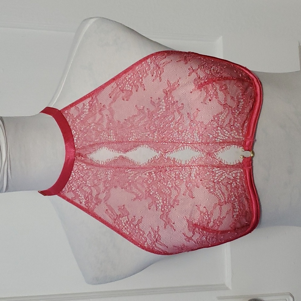 Victoria's Secret Very Sexy Red Lace Bra Size 32D
